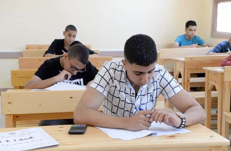 توزيع درجات الجيولوجيا وعلم النفس والتفاضل لامتحانات الثانوية العامة 2022