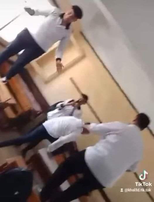 إنهاء تكليف مدير مدرسة دكرنس وفصل 4 طلاب لمدة 15 يوم بسبب فيديو المهرجانات على الشاشة الذكية - اخبار التعليم