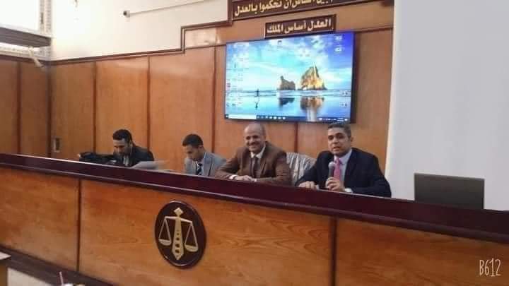 كلية حقوق تنشئ محكمة صورية داخل المدرج لتدريب الطلاب على الترافع - اخبار التعليم